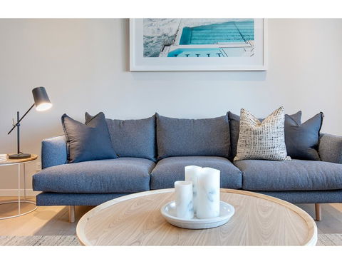 Oceanside Elegance At Superb Home Steps From Sand - Melbourne Tourism 7