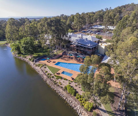 Oaks Cypress Lakes Resort - Melbourne Tourism 0