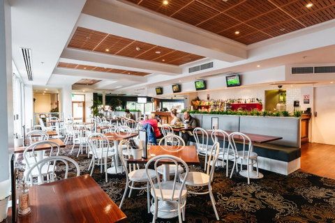 Coniston Hotel Wollongong - Melbourne Tourism 11