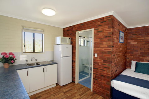 Pelican Motor Inn - Melbourne Tourism 36