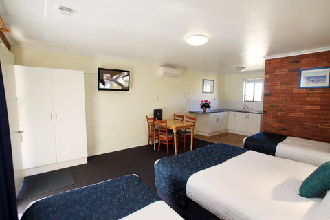 Pelican Motor Inn - Melbourne Tourism 38