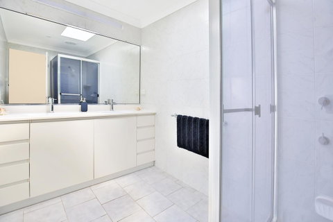 Neptune I Absolute Beachfront I Stunning Views - Melbourne Tourism 20