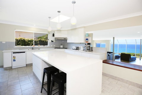 Neptune I Absolute Beachfront I Stunning Views - Melbourne Tourism 10