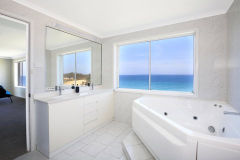 Neptune I Absolute Beachfront I Stunning Views - Melbourne Tourism 18