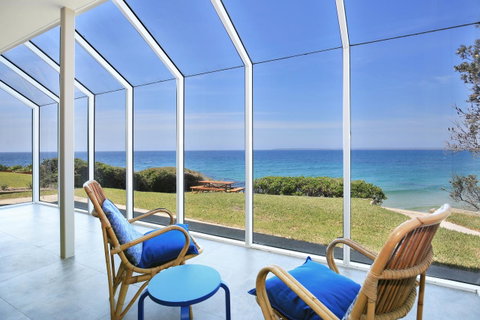 Neptune I Absolute Beachfront I Stunning Views - Melbourne Tourism 1