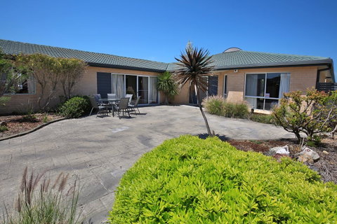 Neptune I Absolute Beachfront I Stunning Views - Melbourne Tourism 30