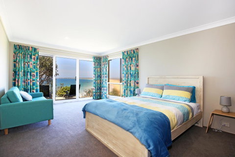 Neptune I Absolute Beachfront I Stunning Views - Melbourne Tourism 16