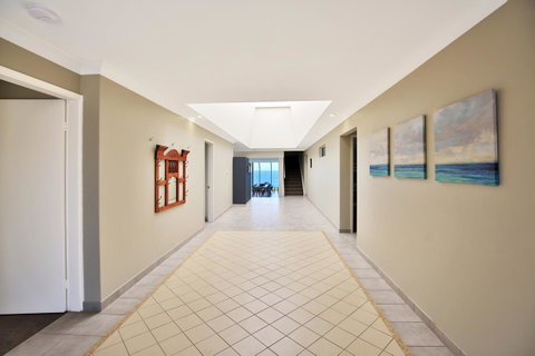 Neptune I Absolute Beachfront I Stunning Views - Melbourne Tourism 23