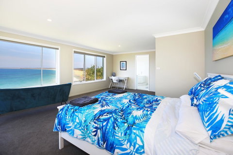 Neptune I Absolute Beachfront I Stunning Views - Melbourne Tourism 11