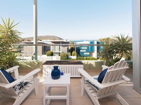 Blue View @ Fingal Bay - Melbourne Tourism 6