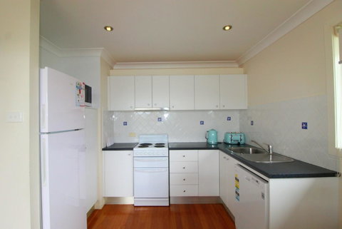 Anglesea, 17 Hodgson Street - Melbourne Tourism 3