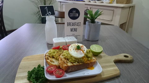 Adelong Motel - Melbourne Tourism 1