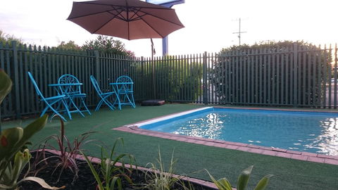 Adelong Motel - Melbourne Tourism 9