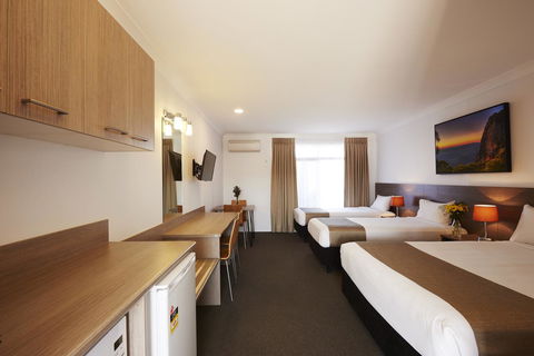 Adelong Motel - Melbourne Tourism 4