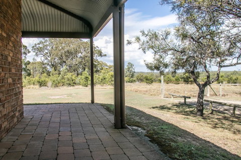 Ironstone Estate Lovedale - Melbourne Tourism 5