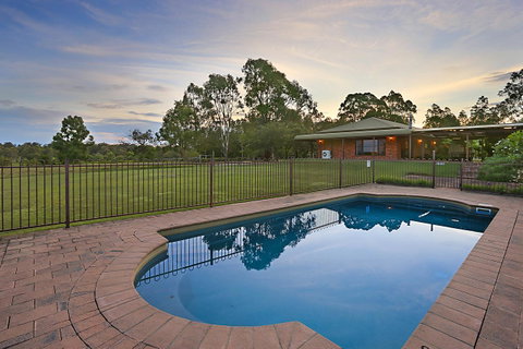 Ironstone Estate Lovedale - Melbourne Tourism 0