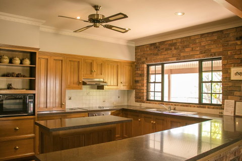 Ironstone Estate Lovedale - Melbourne Tourism 4