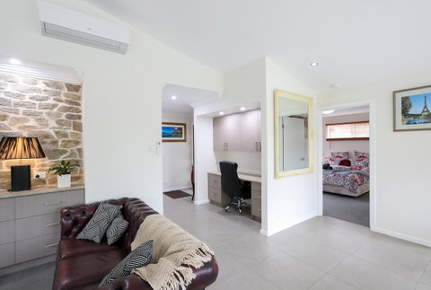 Armidale Cottage - House 2 - Melbourne Tourism 9