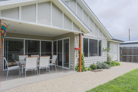 Armidale Cottage - House 2 - Melbourne Tourism 0