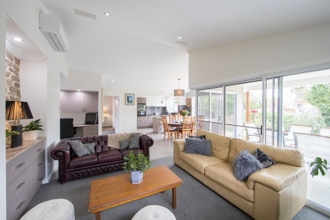 Armidale Cottage - House 2 - Melbourne Tourism 19