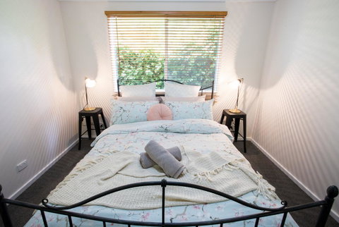 Armidale Cottage - House 2 - Melbourne Tourism 25
