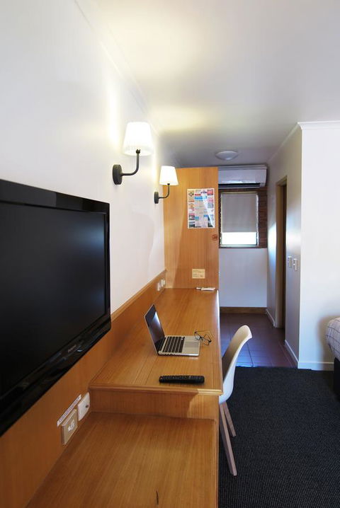 Summerhill Motor Inn - Melbourne Tourism 11