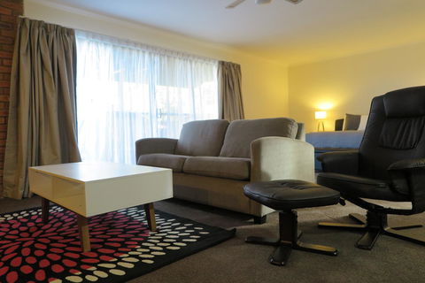 Summerhill Motor Inn - Melbourne Tourism 40
