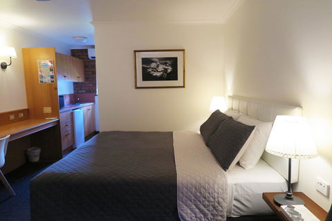 Summerhill Motor Inn - Melbourne Tourism 4
