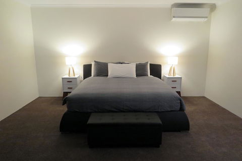 Summerhill Motor Inn - Melbourne Tourism 8