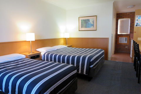 Summerhill Motor Inn - Melbourne Tourism 15
