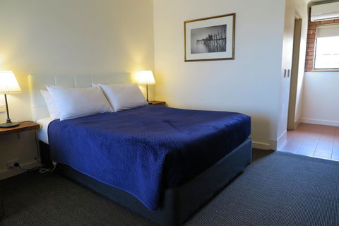 Summerhill Motor Inn - Melbourne Tourism 6