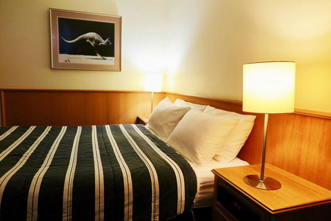 Summerhill Motor Inn - Melbourne Tourism 5