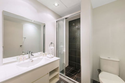 Macleay Hotel - Melbourne Tourism 13