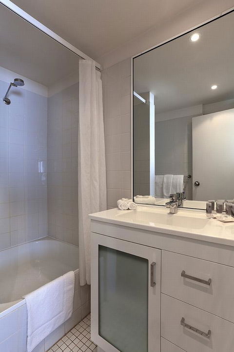 Macleay Hotel - Melbourne Tourism 14