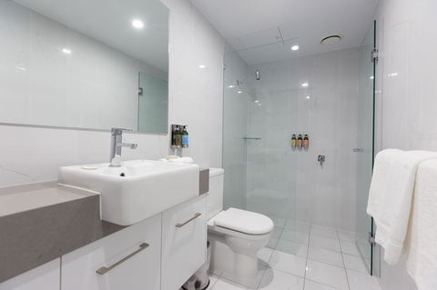 The Lucky Hotel - Melbourne Tourism 5