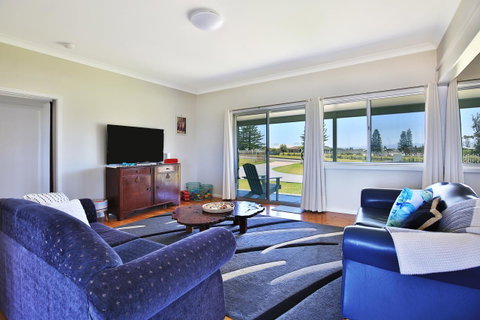 Glory @ Culburra - Absolute Beachfront - Pet & Family Friendly - Melbourne Tourism 3