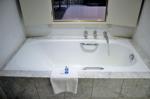 Radisson Blu Plaza Hotel Sydney - Melbourne Tourism 37