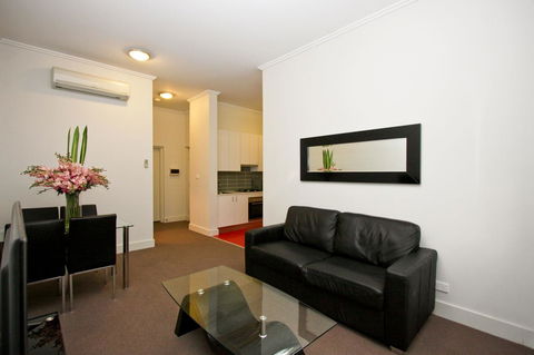The Star Apartments - Melbourne Tourism 6