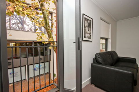 The Star Apartments - Melbourne Tourism 7