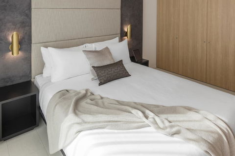 SKYE Suites Sydney - Melbourne Tourism 15