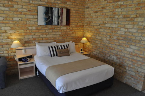 Mollymook Surfbeach Motel & Apartments - Melbourne Tourism 4