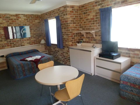 Mollymook Surfbeach Motel & Apartments - Melbourne Tourism 24