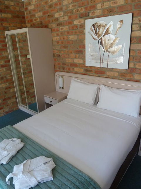 Mollymook Surfbeach Motel & Apartments - Melbourne Tourism 12