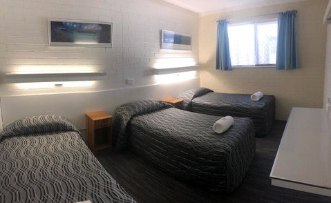 Coastal Bay Motel - Melbourne Tourism 21