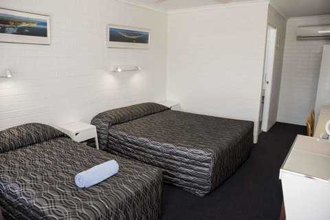 Coastal Bay Motel - Melbourne Tourism 31