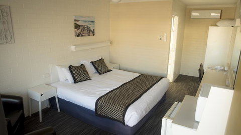 Coastal Bay Motel - Melbourne Tourism 42