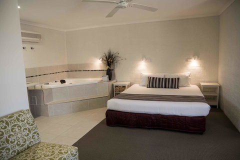 Coastal Bay Motel - Melbourne Tourism 26