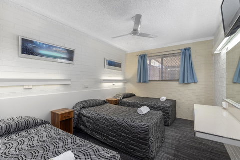 Coastal Bay Motel - Melbourne Tourism 17