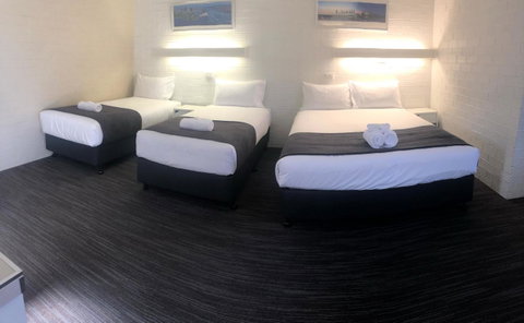 Coastal Bay Motel - Melbourne Tourism 18