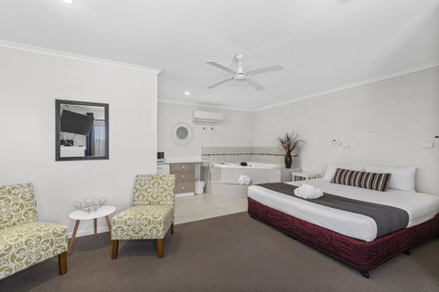 Coastal Bay Motel - Melbourne Tourism 13